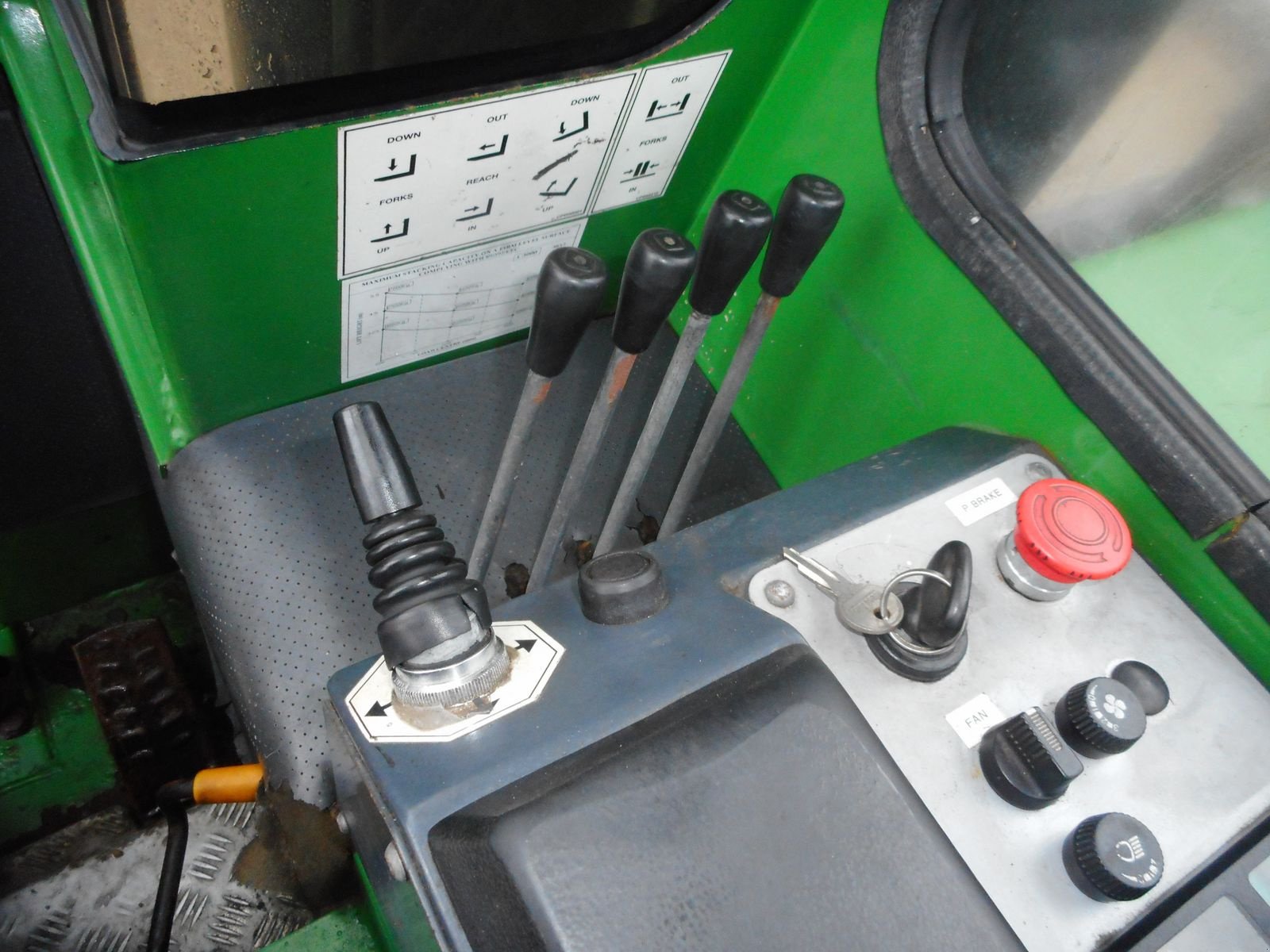 Frontstapler of the type Combilift C3000 Diesel 4Wege Allrad Stapler, Gebrauchtmaschine in St. Nikolai ob Draßling (Picture 11)