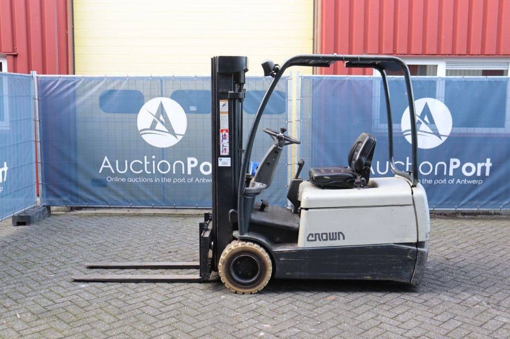 Frontstapler del tipo Crown SC3018 OPT3, Gebrauchtmaschine en Antwerpen (Imagen 2)