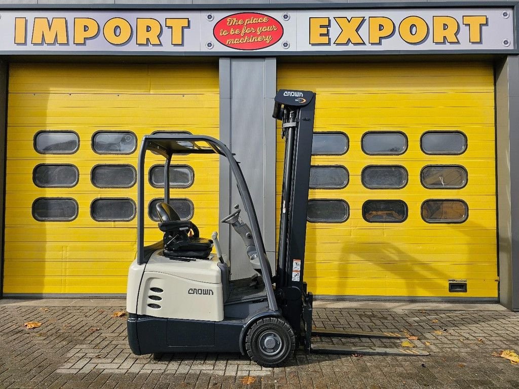 Frontstapler van het type Crown SCT6010-1.3, Gebrauchtmaschine in Krabbendijke (Foto 5)