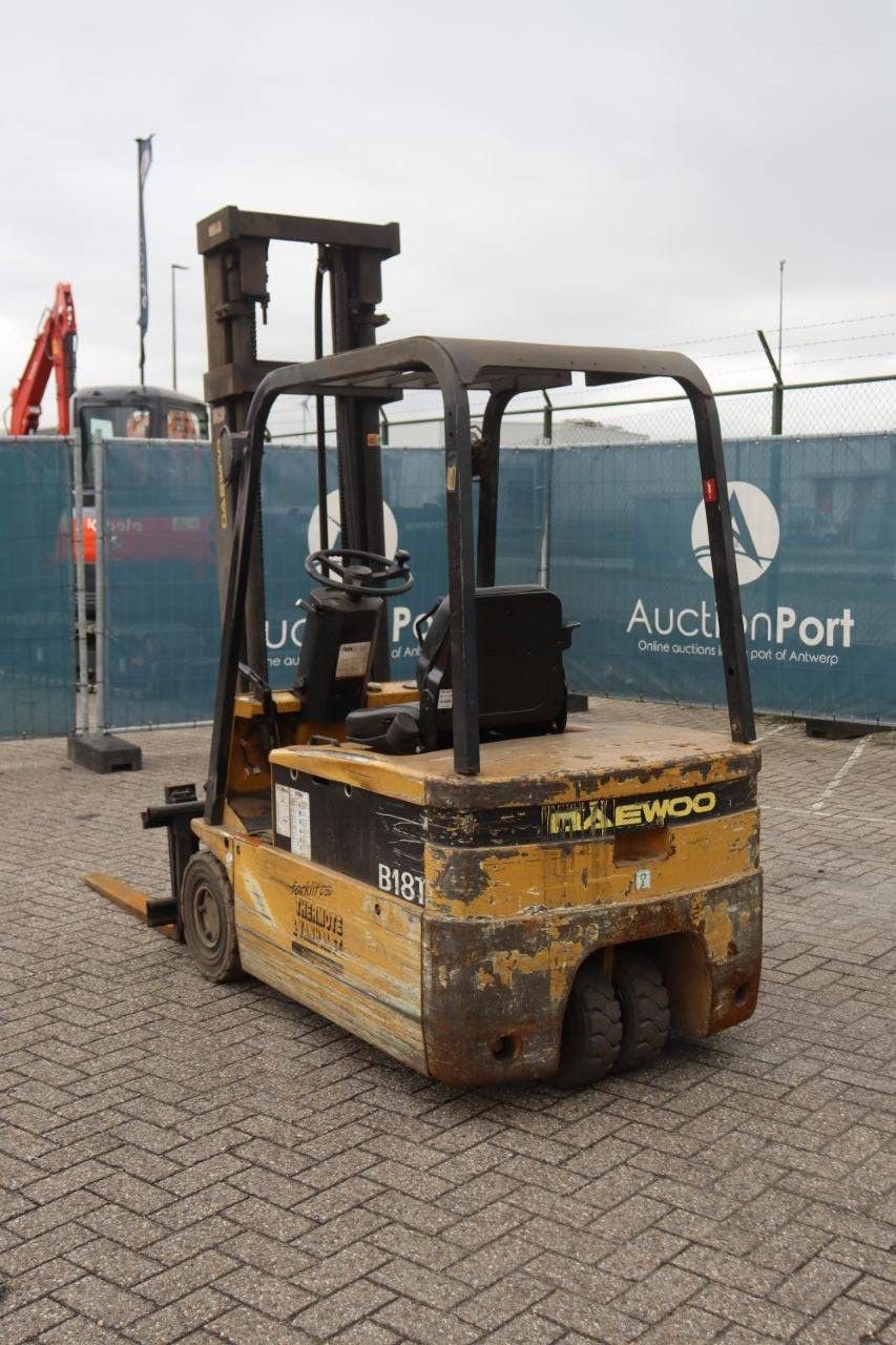 Frontstapler от тип Daewoo B18T, Gebrauchtmaschine в Antwerpen (Снимка 4)