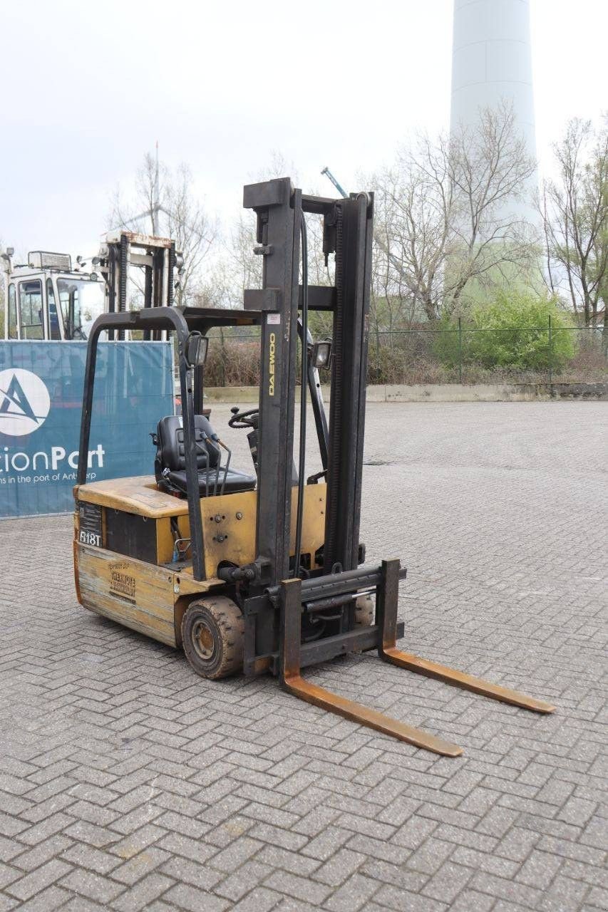 Frontstapler от тип Daewoo B18T, Gebrauchtmaschine в Antwerpen (Снимка 8)