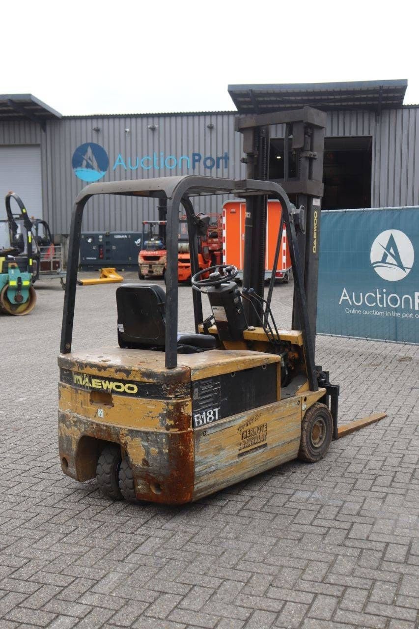 Frontstapler от тип Daewoo B18T, Gebrauchtmaschine в Antwerpen (Снимка 7)