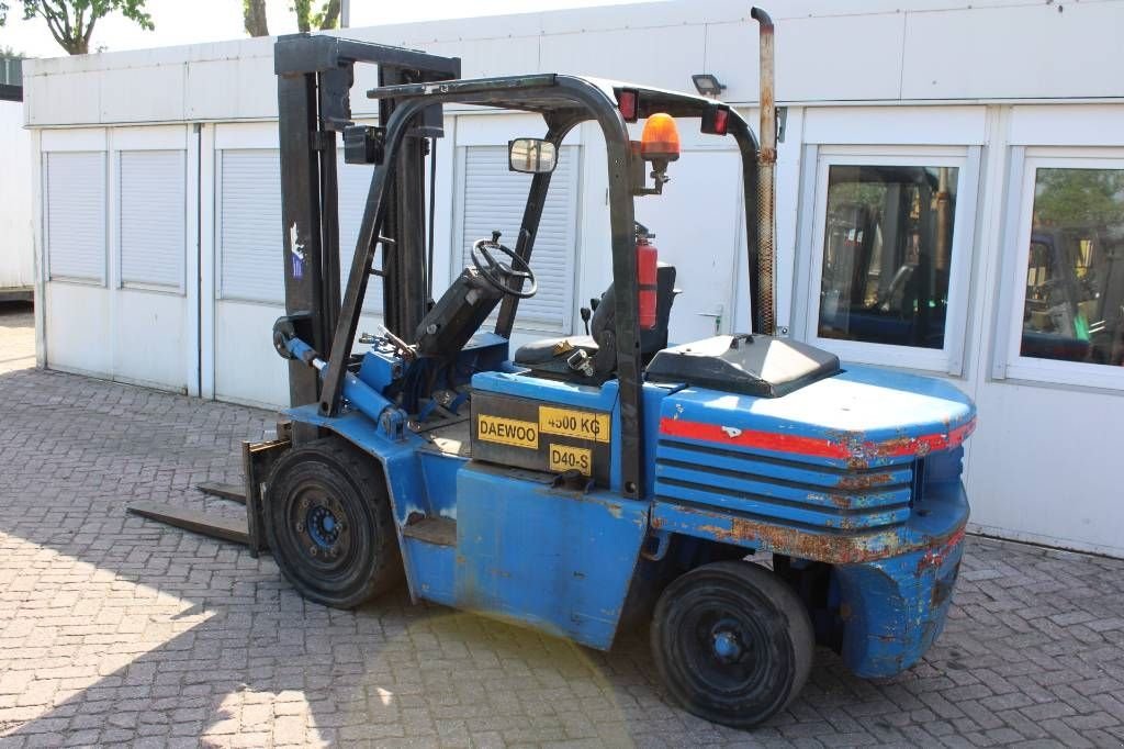 Frontstapler of the type Daewoo D 40 S, Gebrauchtmaschine in Rucphen (Picture 2)