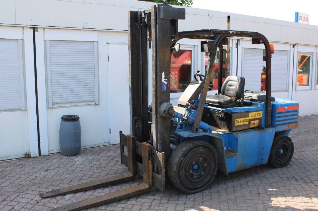 Frontstapler of the type Daewoo D 40 S, Gebrauchtmaschine in Rucphen (Picture 1)