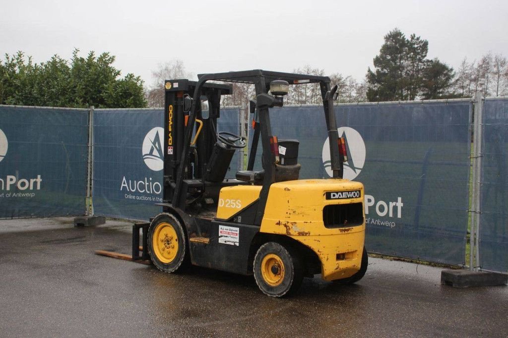 Frontstapler del tipo Daewoo D25S, Gebrauchtmaschine en Antwerpen (Imagen 3)