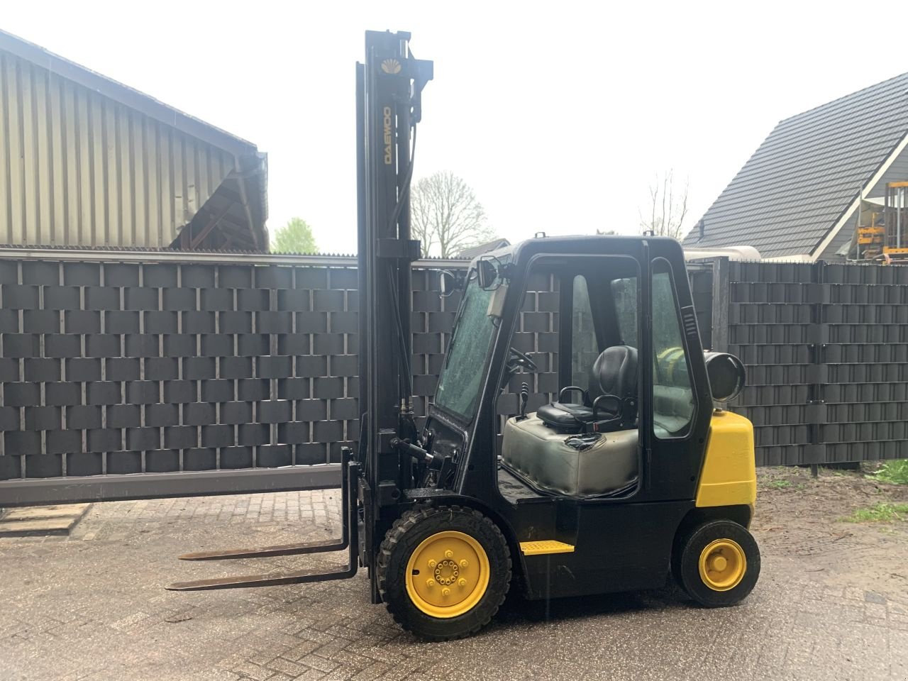Frontstapler of the type Daewoo G25, Gebrauchtmaschine in Veessen (Picture 2)