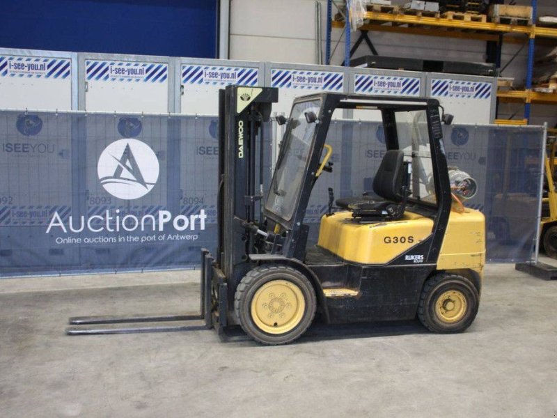 Frontstapler des Typs Daewoo G30S, Gebrauchtmaschine in Antwerpen (Bild 1)