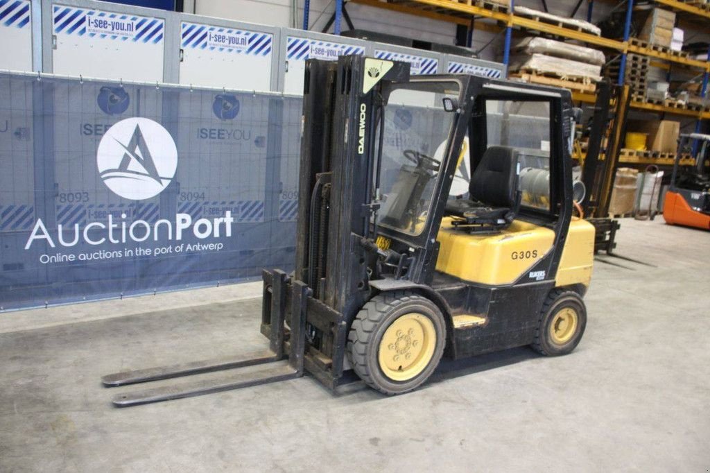 Frontstapler от тип Daewoo G30S, Gebrauchtmaschine в Antwerpen (Снимка 9)