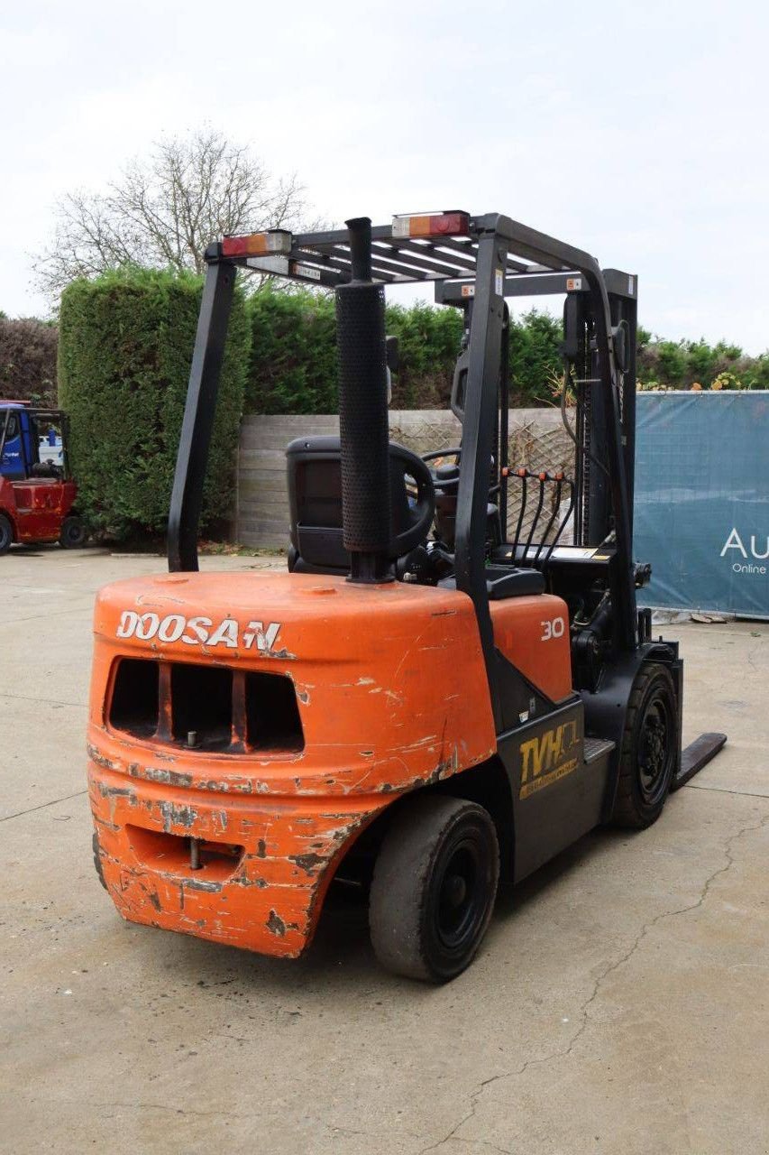 Frontstapler typu Doosan 30, Gebrauchtmaschine v Antwerpen (Obrázok 7)
