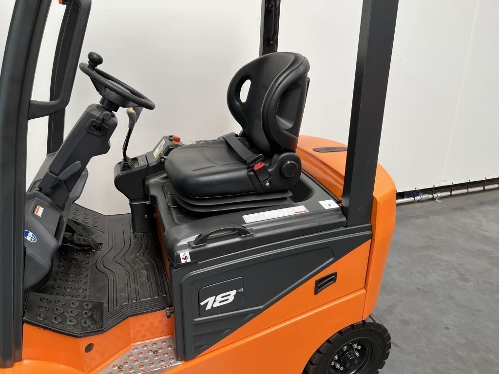Frontstapler a típus Doosan B 18 NS, Neumaschine ekkor: Culemborg (Kép 7)