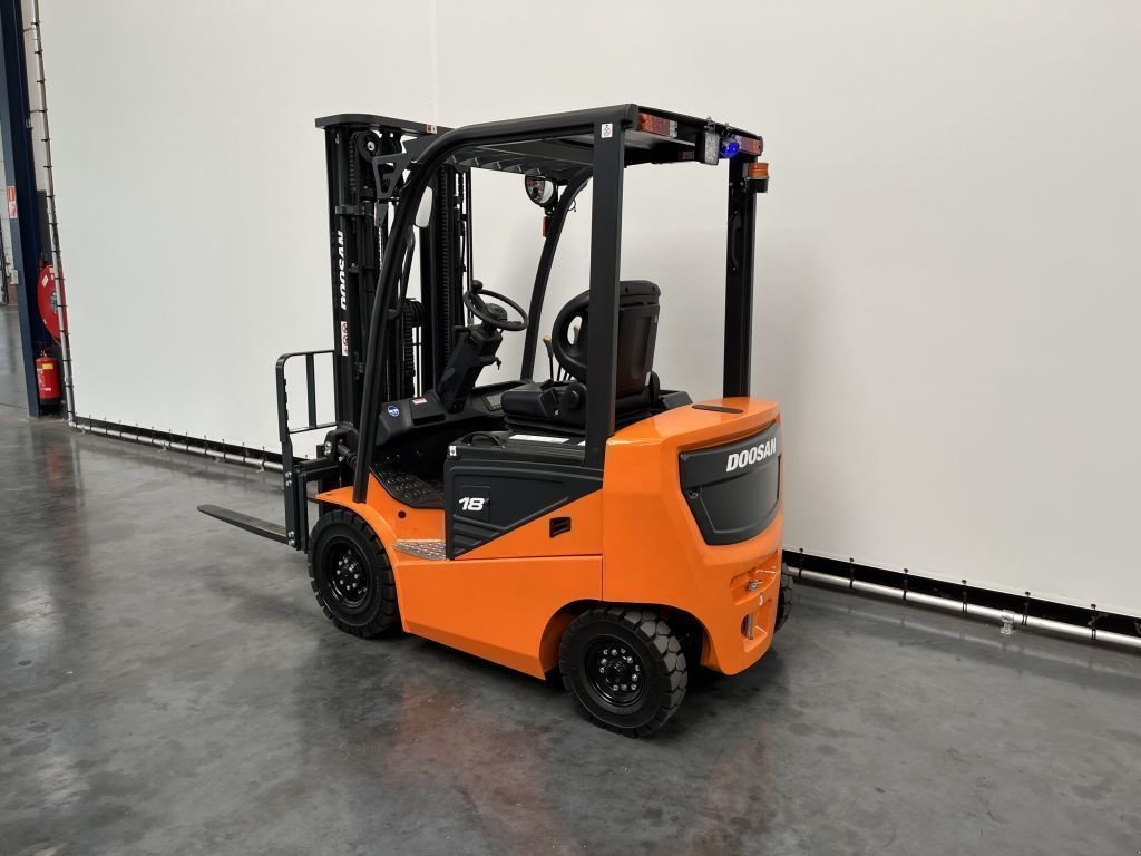 Frontstapler a típus Doosan B 18 NS, Neumaschine ekkor: Culemborg (Kép 4)