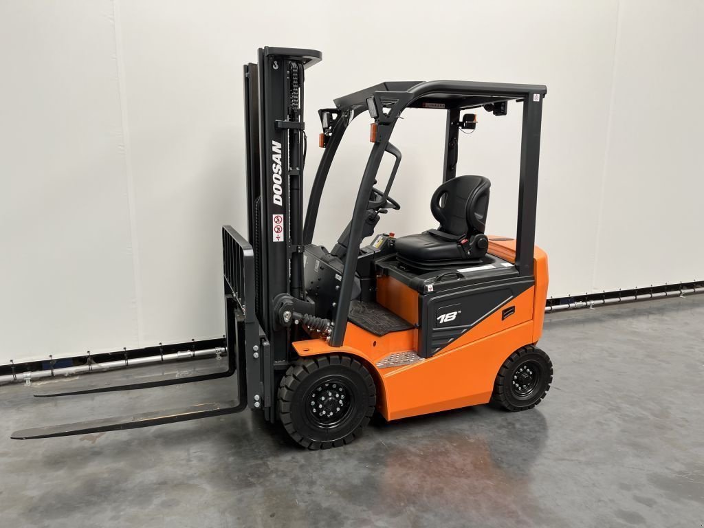 Frontstapler a típus Doosan B 18 NS, Neumaschine ekkor: Culemborg (Kép 1)