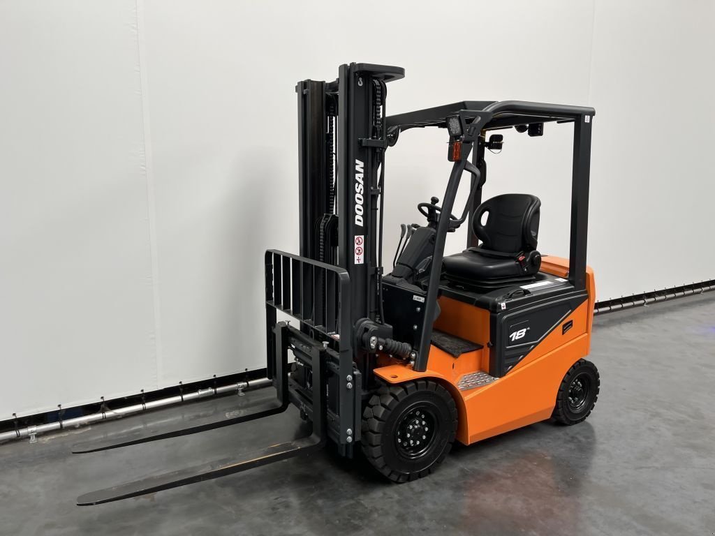 Frontstapler a típus Doosan B 18 NS, Neumaschine ekkor: Culemborg (Kép 8)