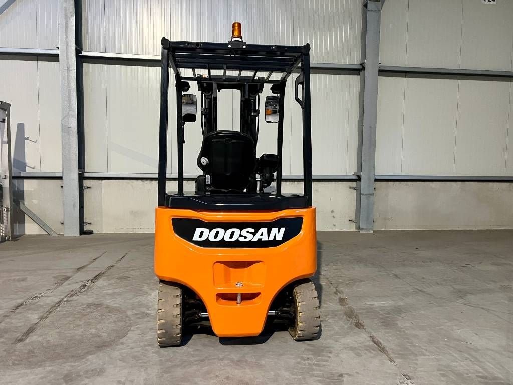 Frontstapler of the type Doosan B 18 X-7, Gebrauchtmaschine in Nijkerkerveen (Picture 11)