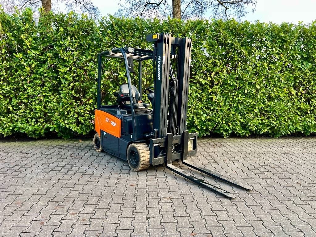 Frontstapler tip Doosan B 18 X-7, Gebrauchtmaschine in Nijkerkerveen (Poză 4)