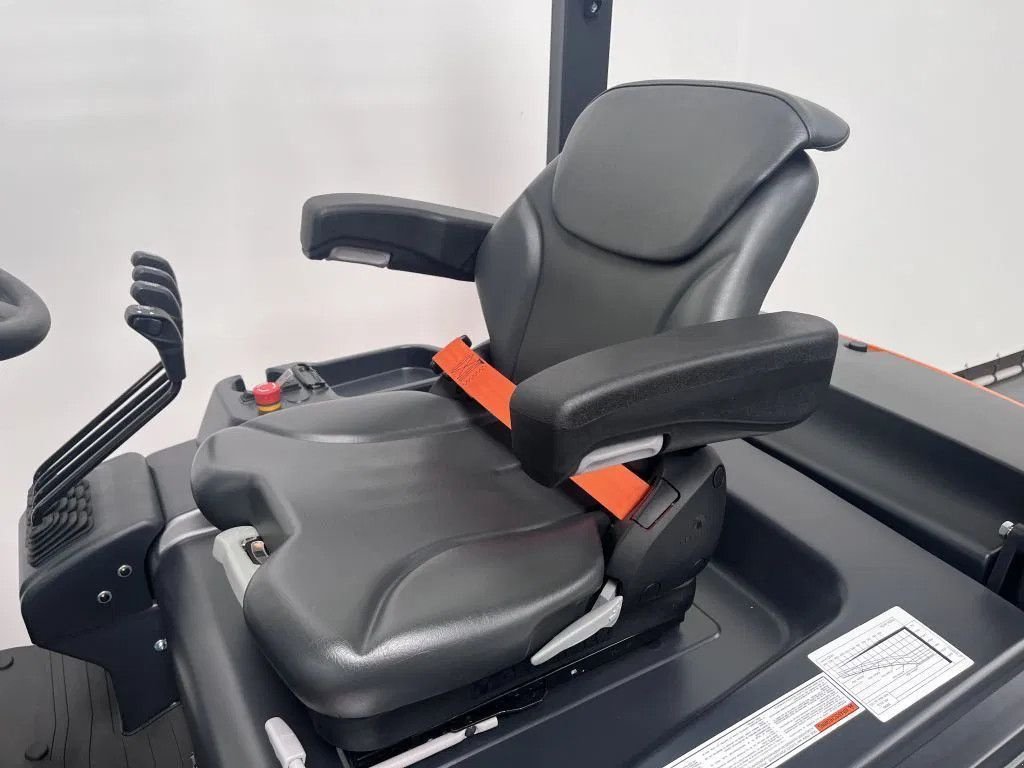 Frontstapler of the type Doosan B 25 NS, Neumaschine in Culemborg (Picture 3)