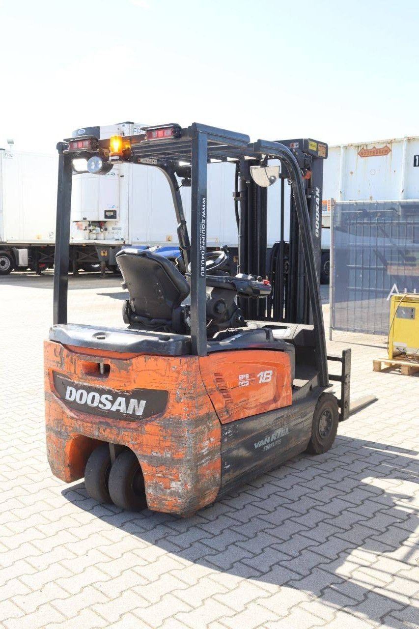 Frontstapler типа Doosan B18-T7, Gebrauchtmaschine в Antwerpen (Фотография 7)