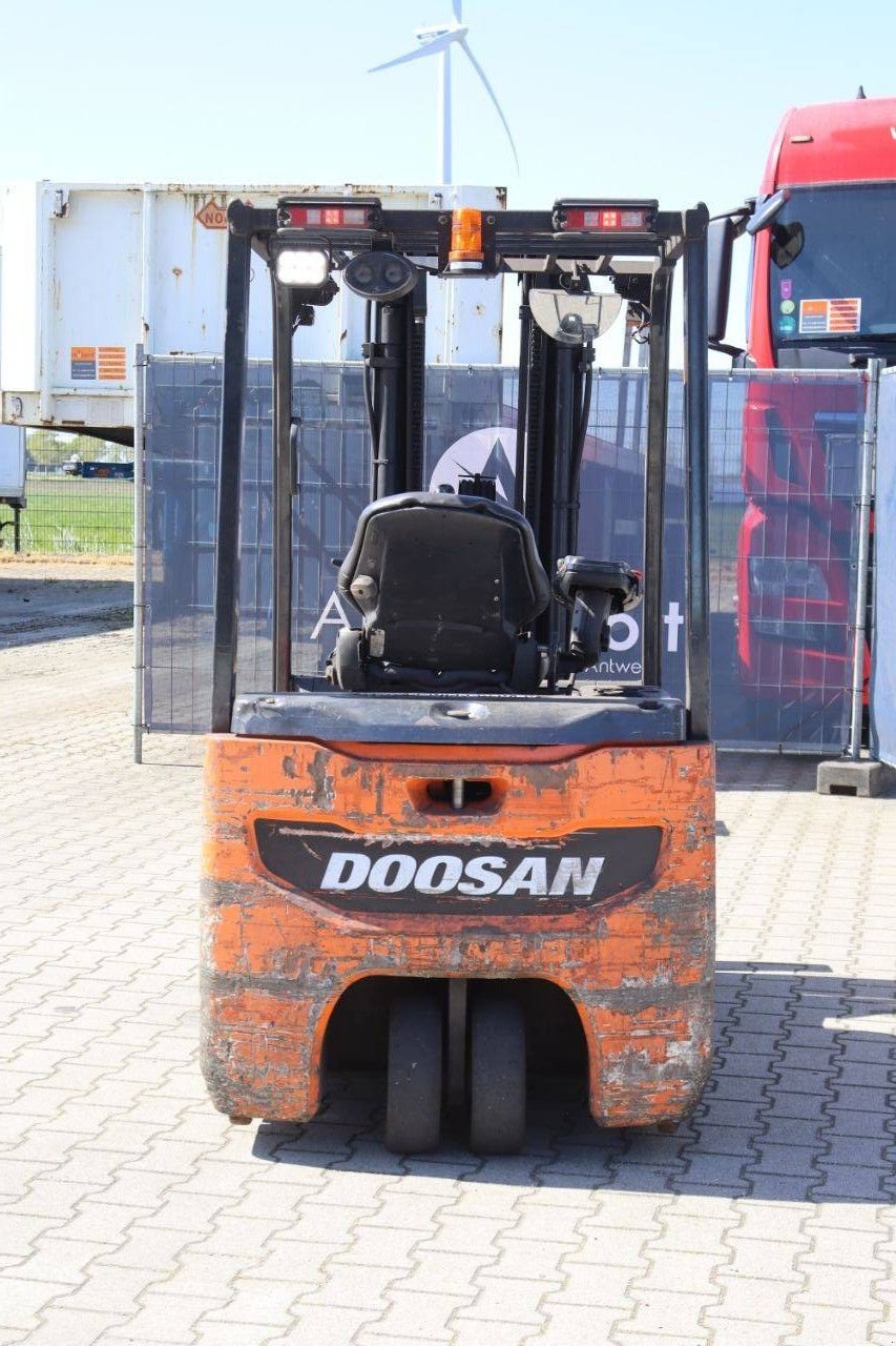 Frontstapler типа Doosan B18-T7, Gebrauchtmaschine в Antwerpen (Фотография 5)
