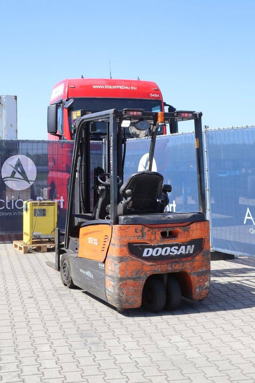 Frontstapler типа Doosan B18-T7, Gebrauchtmaschine в Antwerpen (Фотография 4)