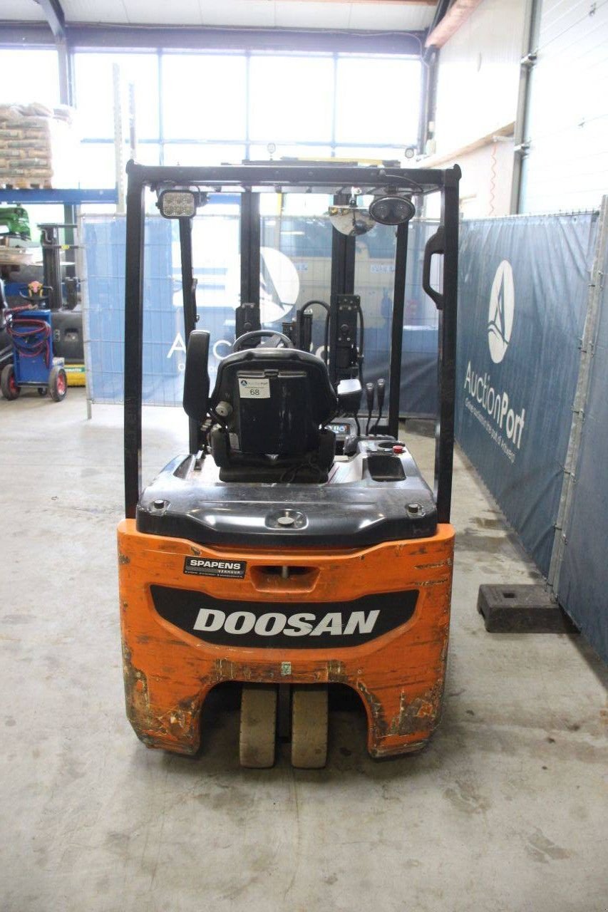 Frontstapler типа Doosan B18TL-7, Gebrauchtmaschine в Antwerpen (Фотография 4)