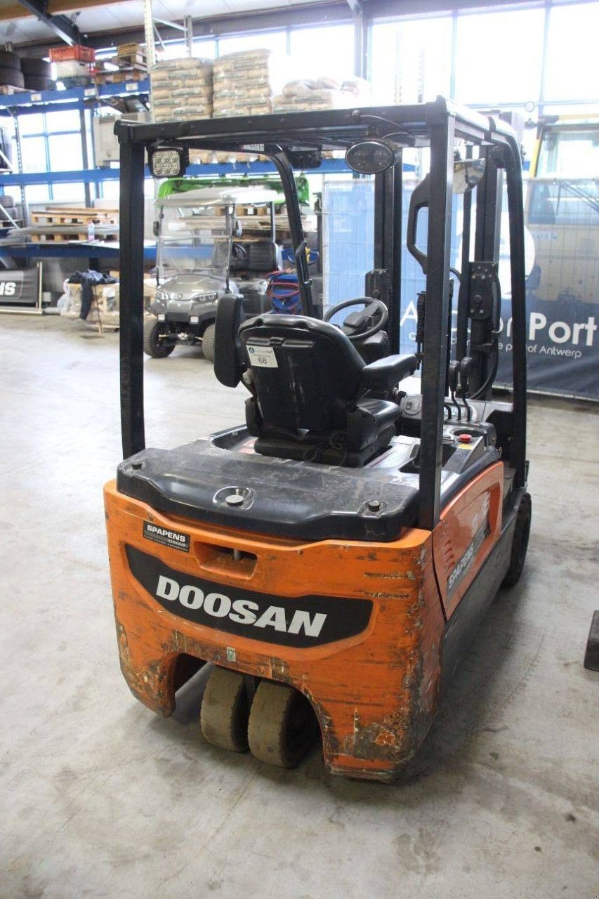 Frontstapler типа Doosan B18TL-7, Gebrauchtmaschine в Antwerpen (Фотография 5)