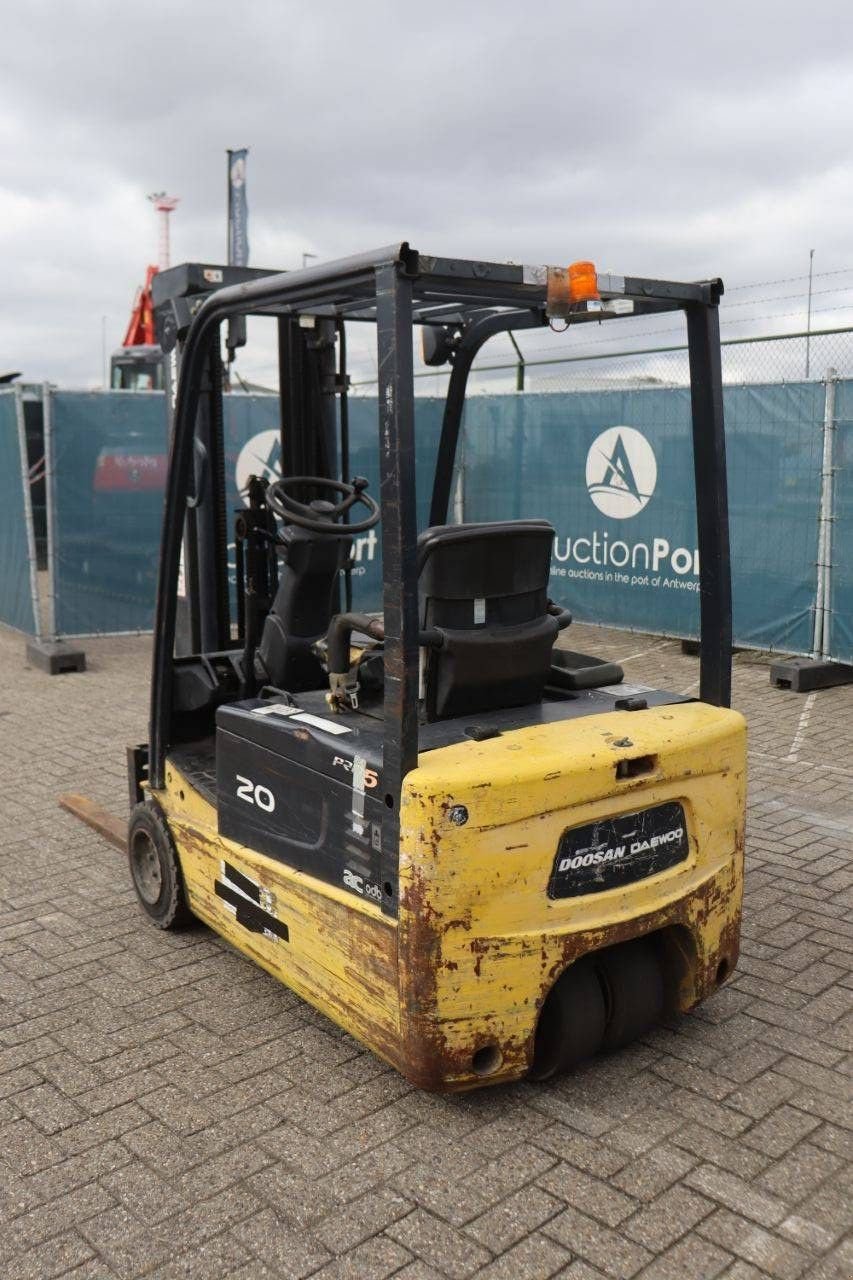 Frontstapler des Typs Doosan B20T-5AC, Gebrauchtmaschine in Antwerpen (Bild 4)