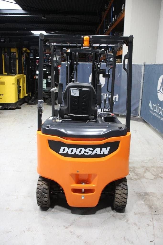 Frontstapler от тип Doosan B25x-7plus, Gebrauchtmaschine в Antwerpen (Снимка 4)