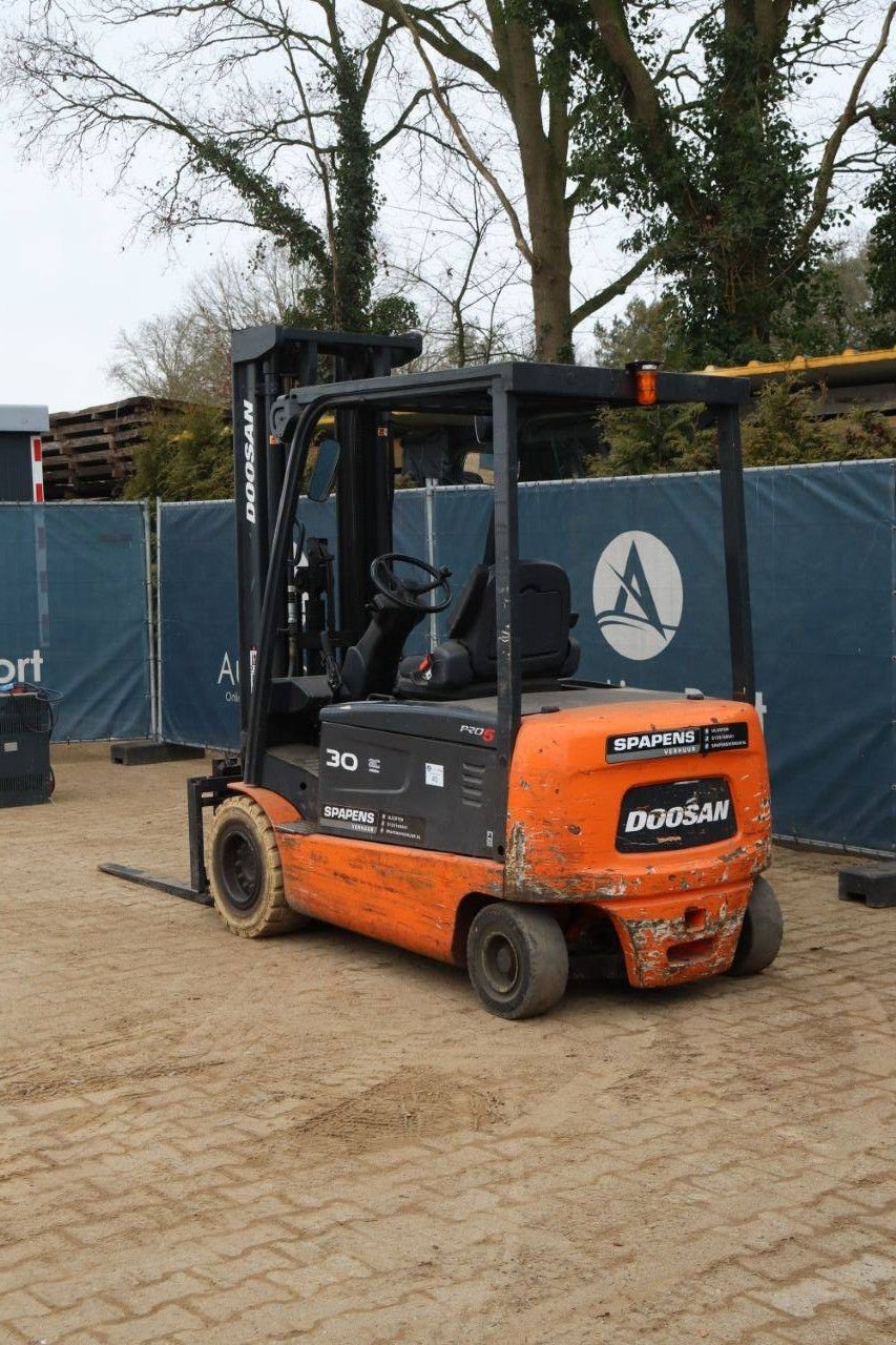 Frontstapler типа Doosan B30X-5, Gebrauchtmaschine в Antwerpen (Фотография 4)