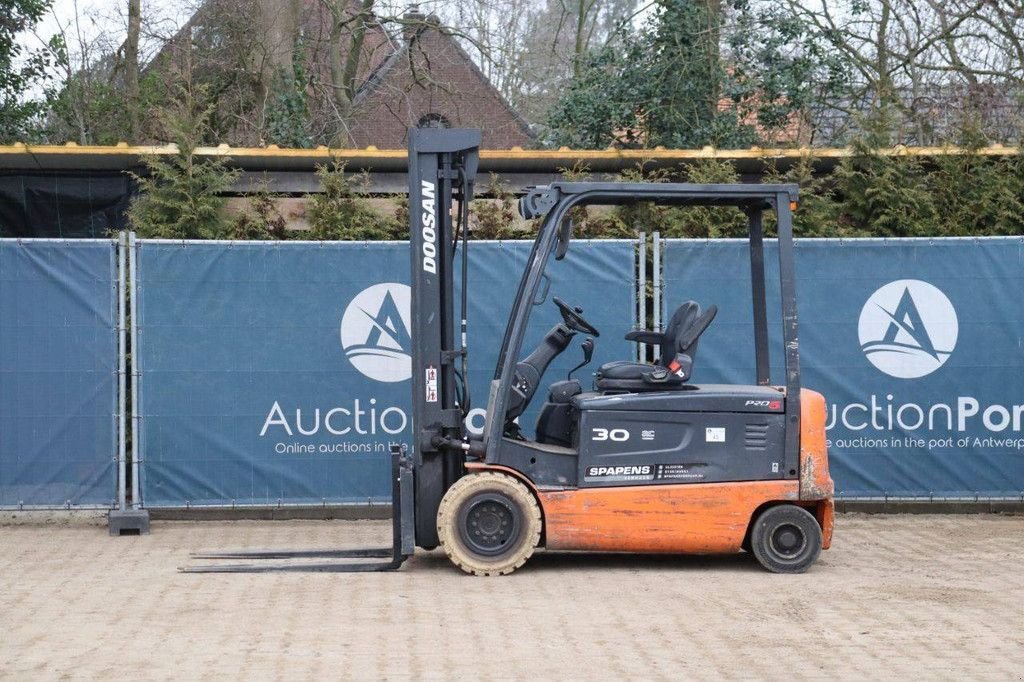 Frontstapler типа Doosan B30X-5, Gebrauchtmaschine в Antwerpen (Фотография 2)