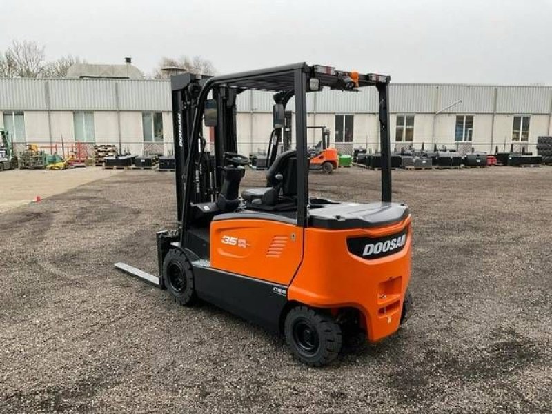 Frontstapler van het type Doosan B35X-7 plus NIEUW, Overjarig!, Neumaschine in Marknesse (Foto 5)