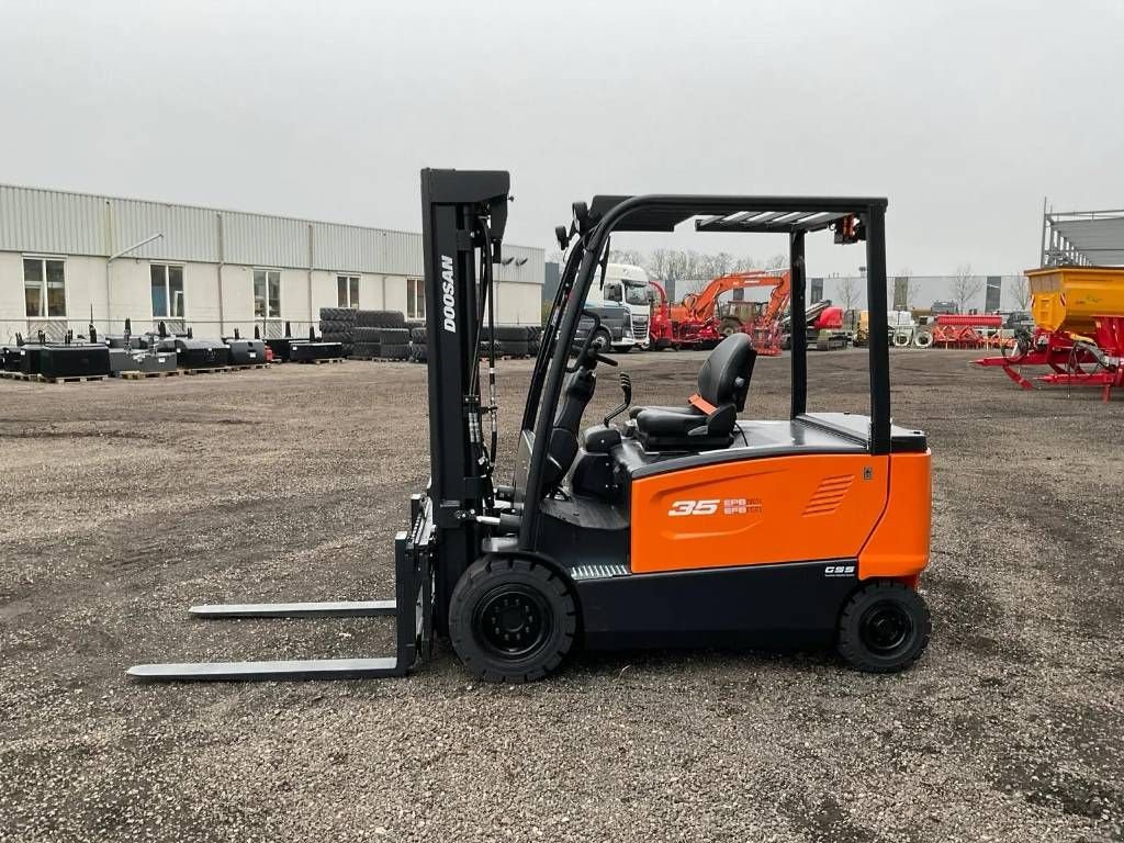 Frontstapler van het type Doosan B35X-7 plus NIEUW, Overjarig!, Neumaschine in Marknesse (Foto 4)