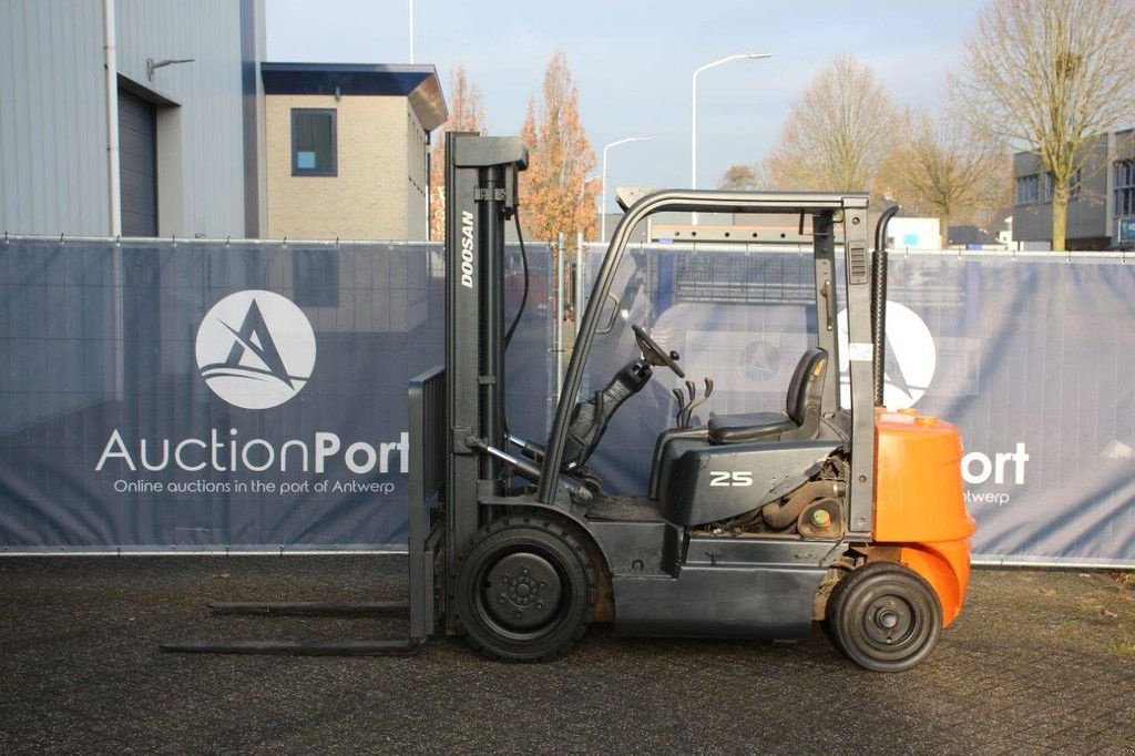 Frontstapler Türe ait Doosan D23S-3, Gebrauchtmaschine içinde Antwerpen (resim 2)