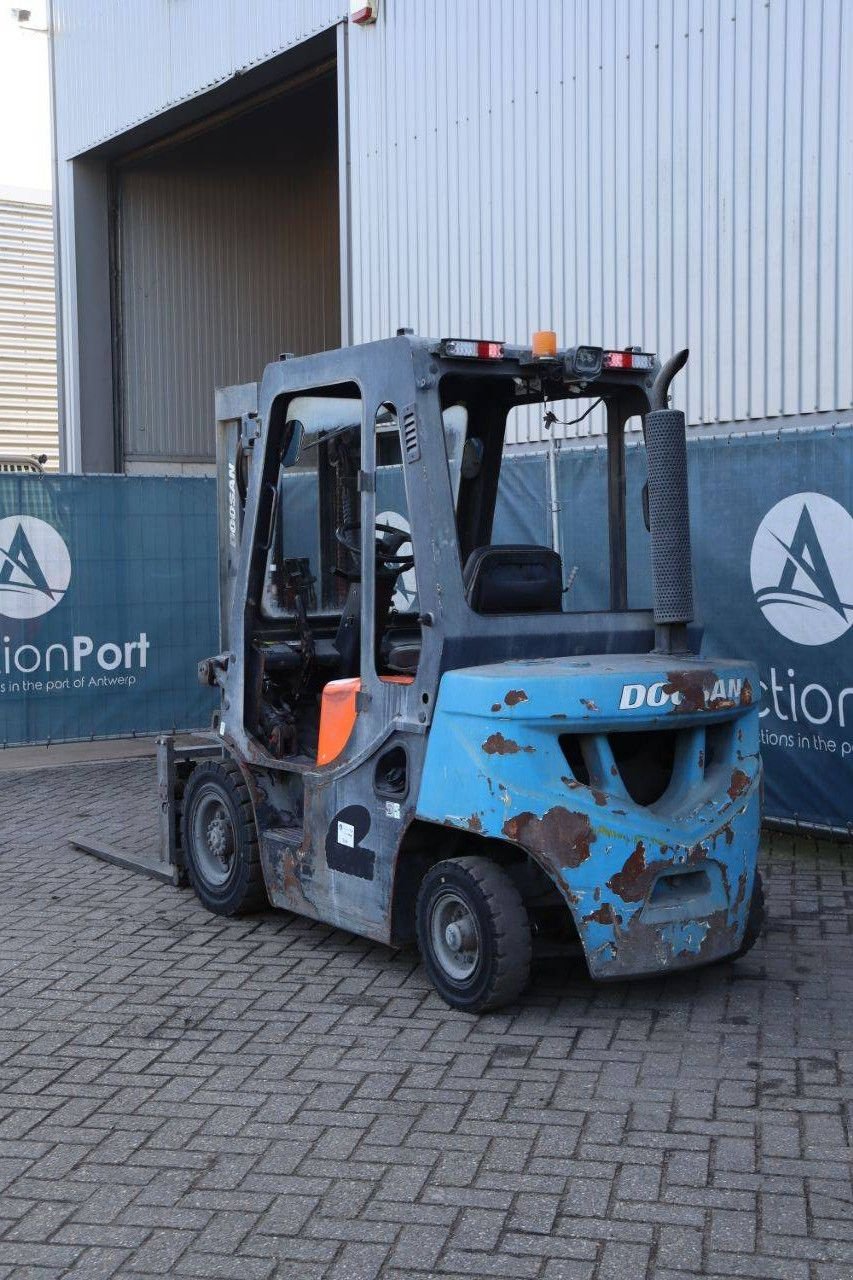 Frontstapler Türe ait Doosan D25, Gebrauchtmaschine içinde Antwerpen (resim 4)