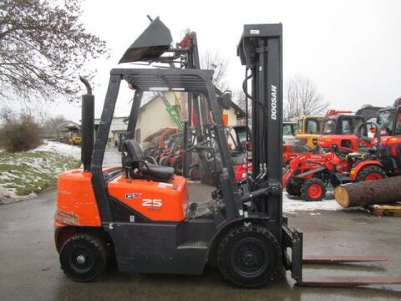 Frontstapler от тип Doosan D25G - Triplex 6,10m + Seitenschieber, Gebrauchtmaschine в Gnas (Снимка 3)