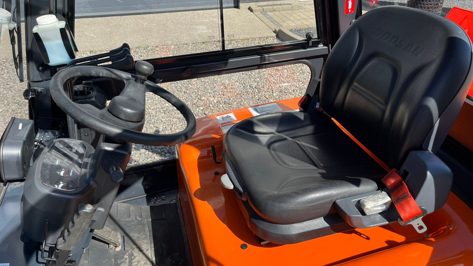 Frontstapler of the type Doosan D30 G med kabine og KUN 57 TIMER FRA NY, MED TIME GARENTI, Gebrauchtmaschine in Lintrup (Picture 5)