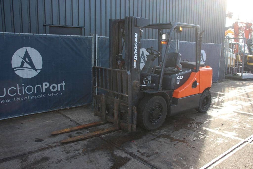 Frontstapler del tipo Doosan D40SC-7, Gebrauchtmaschine en Antwerpen (Imagen 9)