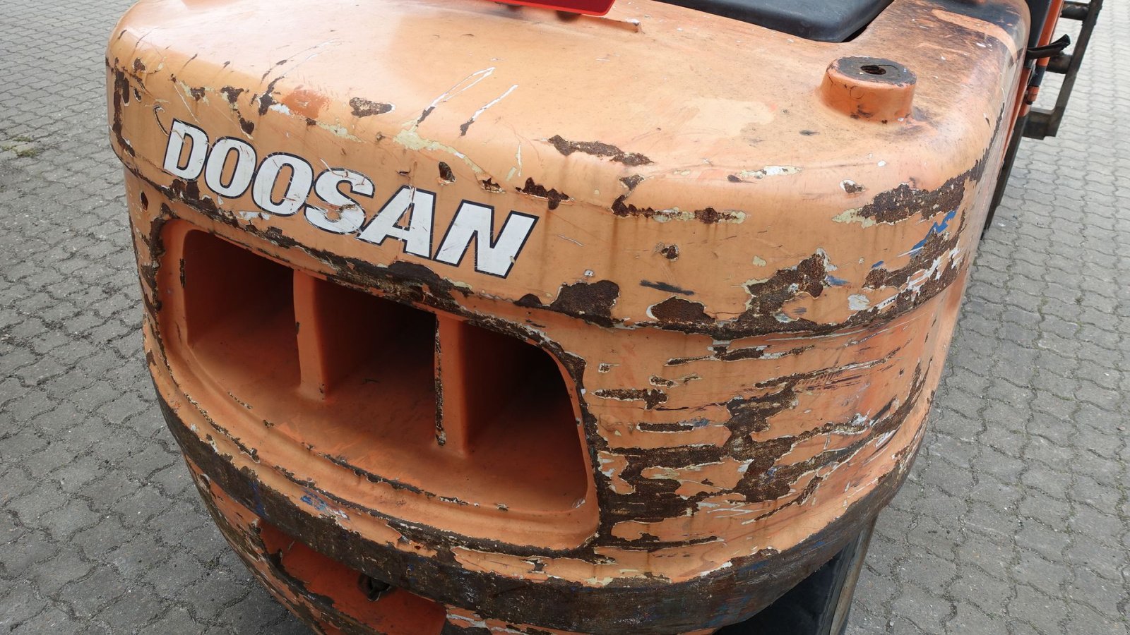 Frontstapler typu Doosan D55C-5 // 5500 kg diesel // LANGE GAFLER MED GAFFELFLYTER OG SIDESKIFT, Gebrauchtmaschine v Skive (Obrázek 4)