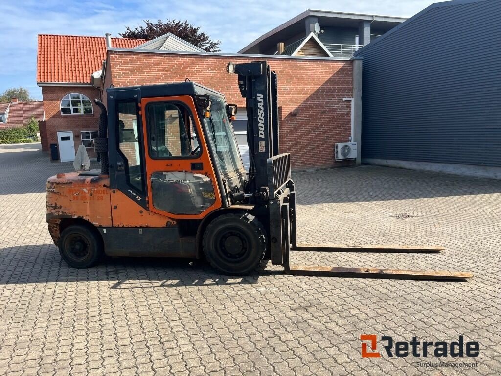 Frontstapler del tipo Doosan D55C-5, Gebrauchtmaschine In Rødovre (Immagine 4)