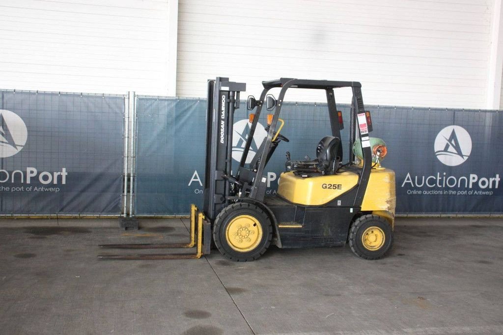 Frontstapler типа Doosan G25E-3, Gebrauchtmaschine в Antwerpen (Фотография 1)