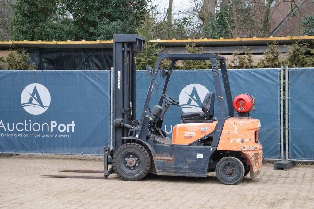 Frontstapler του τύπου Doosan G25G-5, Gebrauchtmaschine σε Antwerpen (Φωτογραφία 3)
