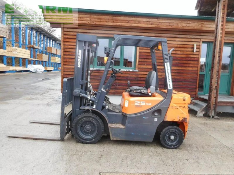 Frontstapler des Typs Doosan g25gp diesel triplex 4,7m + ss ( bj. 2020 ), Gebrauchtmaschine in ST. NIKOLAI/DR. (Bild 1)