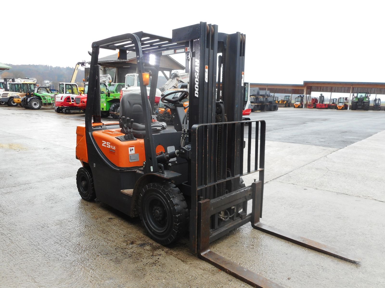 Frontstapler of the type Doosan G25GP Diesel Triplex 4,7m + SS ( Bj. 2020 ), Gebrauchtmaschine in St. Nikolai ob Draßling (Picture 5)