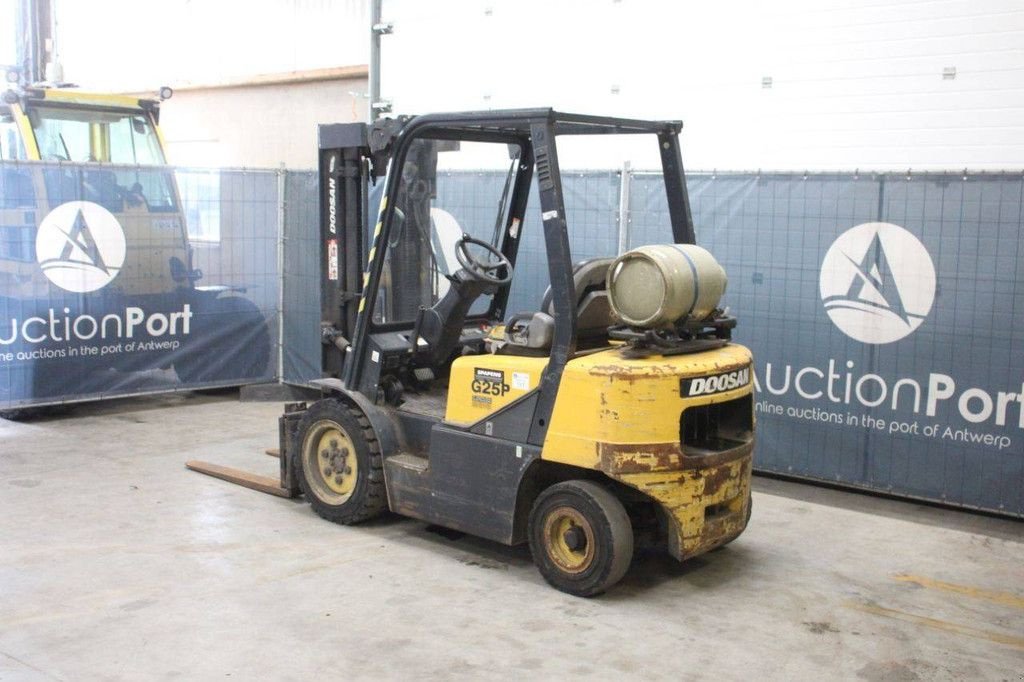 Frontstapler typu Doosan G25P-3+, Gebrauchtmaschine w Antwerpen (Zdjęcie 3)