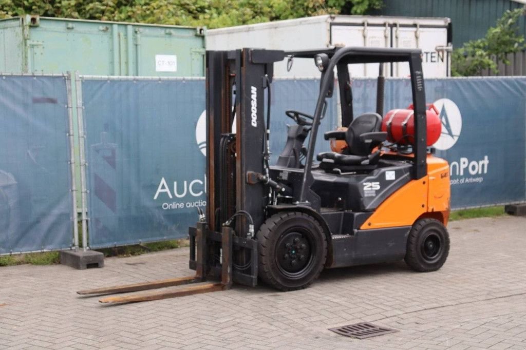 Frontstapler des Typs Doosan G25P-7, Gebrauchtmaschine in Antwerpen (Bild 11)