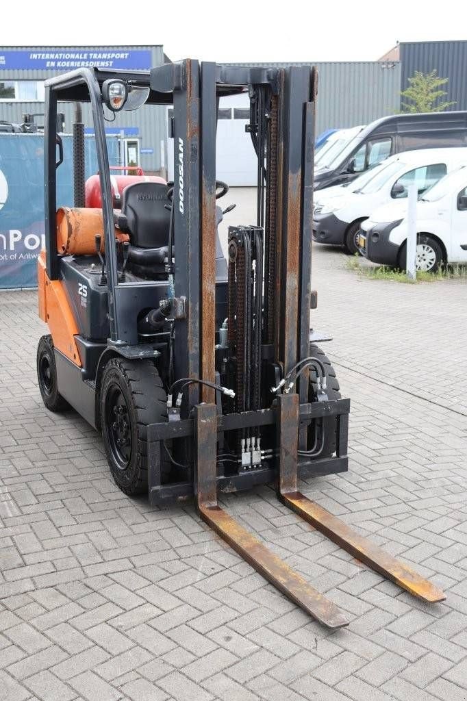 Frontstapler des Typs Doosan G25P-7, Gebrauchtmaschine in Antwerpen (Bild 9)