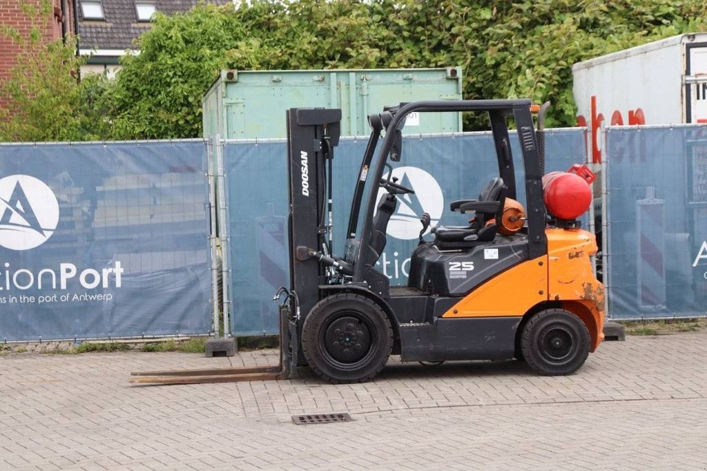 Frontstapler des Typs Doosan G25P-7, Gebrauchtmaschine in Antwerpen (Bild 1)