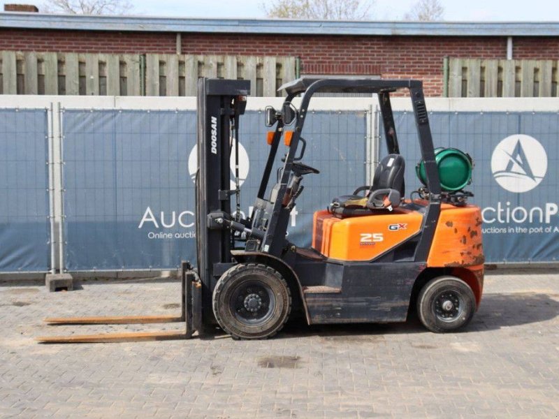 Frontstapler tip Doosan GX 25, Gebrauchtmaschine in Antwerpen (Poză 1)