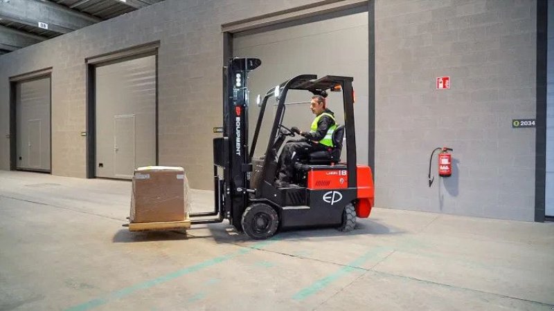 Frontstapler des Typs EP CPD18FVL elektrische heftruck (1.800 kg), Neumaschine in Andelst (Bild 7)