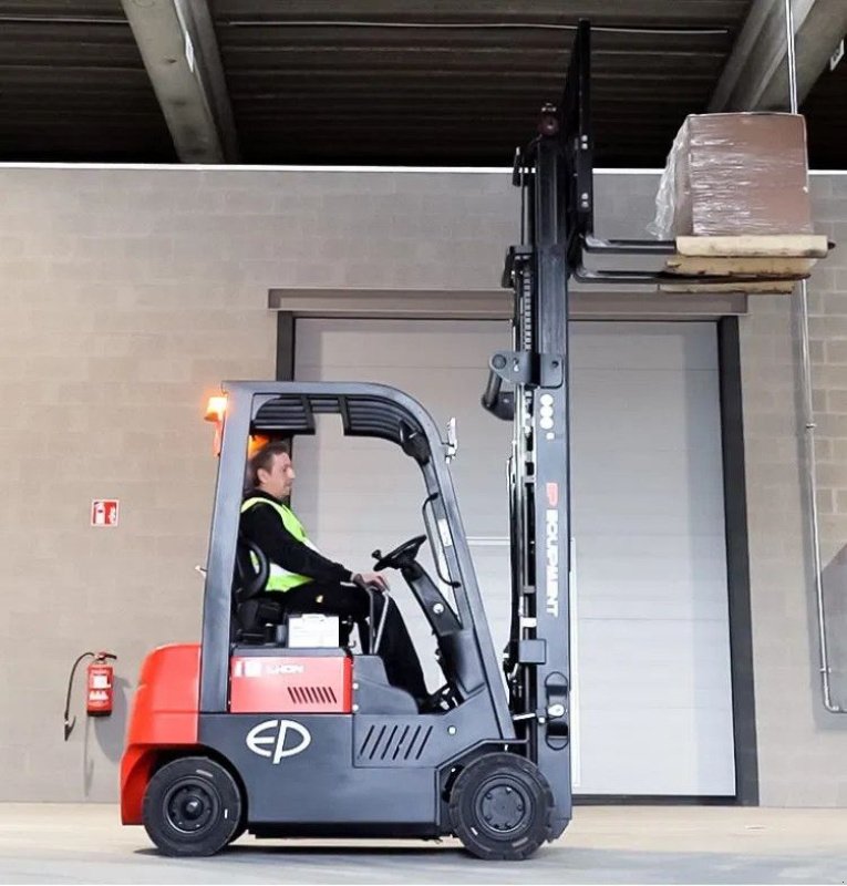 Frontstapler des Typs EP CPD18FVL elektrische heftruck (1.800 kg), Neumaschine in Andelst (Bild 5)