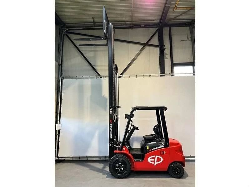 Frontstapler des Typs EP EFL303-B met een hefhoogte van 4,80 meter, Neumaschine in Andelst (Bild 9)